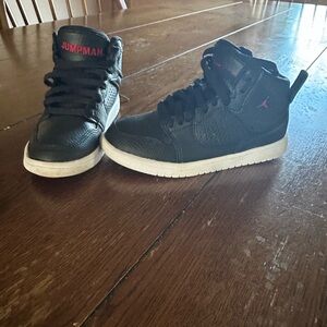 Jordan Black Sneakers